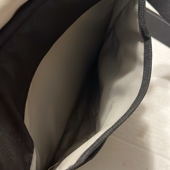 EUC STM LAPTOP BAG - Picture 3 of 5